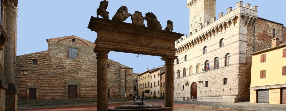Montepulciano piazza principale 1140x445 - Medieval Day Trips from Rome