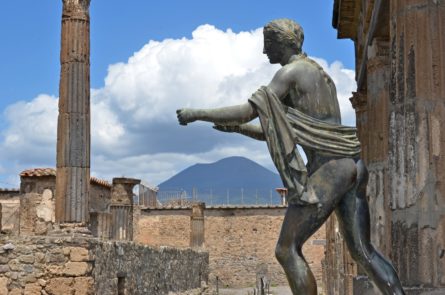 pompeii-statue-of-apollo-shutterstock_142779730