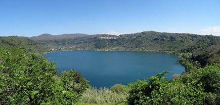 Panoramica del Lago di Nemi 445x213 - Lake Nemi and Sunken Treasures