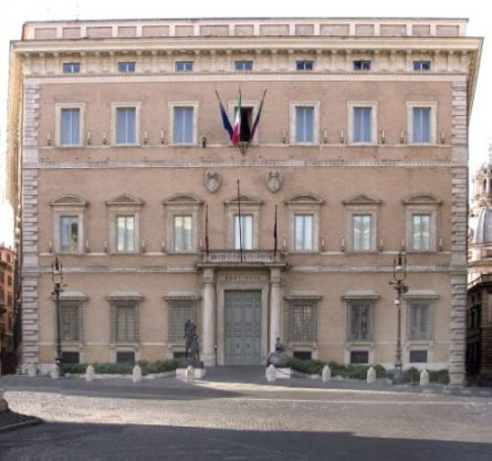 image 445x417 - Roman houses beneath Palazzo Valentini